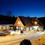 Chalet Schaefer S Vyhrivanym Bazenem Se Slanou Vodou A Saunou