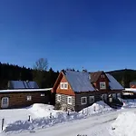 Chalet Schaefer S Vyhrivanym Bazenem Se Slanou Vodou A Saunou