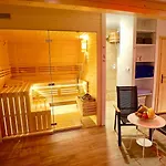 Schaefer S Vyhrivanym Bazenem Se Slanou Vodou A Saunou Dağ evi