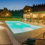 Schaefer S Vyhrivanym Bazenem Se Slanou Vodou A Saunou Harrachov