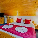 Chalet Schaefer S Vyhrivanym Bazenem Se Slanou Vodou A Saunou