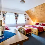 Chalet Chalet Schaefer S Vyhrivanym Bazenem Se Slanou Vodou A Saunou *