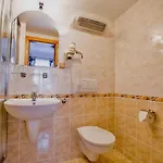 Chalet Schaefer S Vyhrivanym Bazenem Se Slanou Vodou A Saunou *