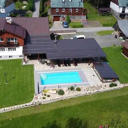 Schaefer S Vyhrivanym Bazenem Se Slanou Vodou A Saunou * Harrachov