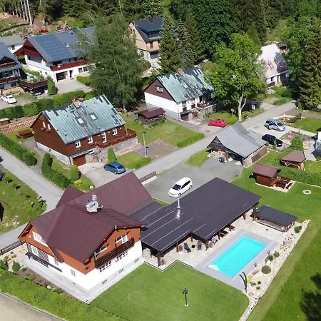 Schaefer S Vyhrivanym Bazenem Se Slanou Vodou A Saunou Harrachov