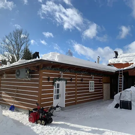 Schaefer S Vyhrivanym Bazenem Se Slanou Vodou A Saunou Harrachov
