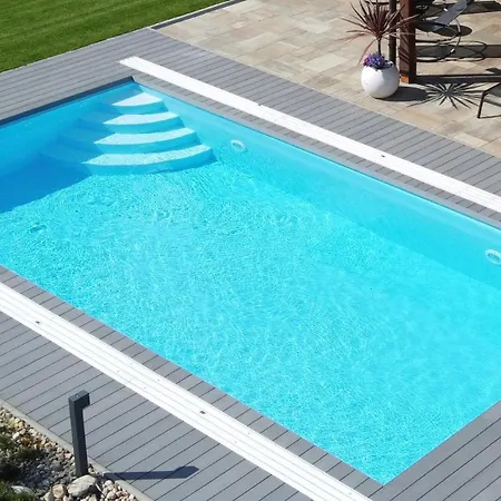 Schaefer S Vyhrivanym Bazenem Se Slanou Vodou A Saunou Harrachov