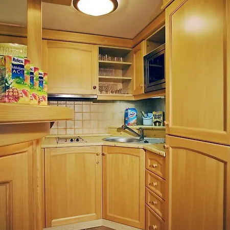 Schaefer S Vyhrivanym Bazenem Se Slanou Vodou A Saunou *