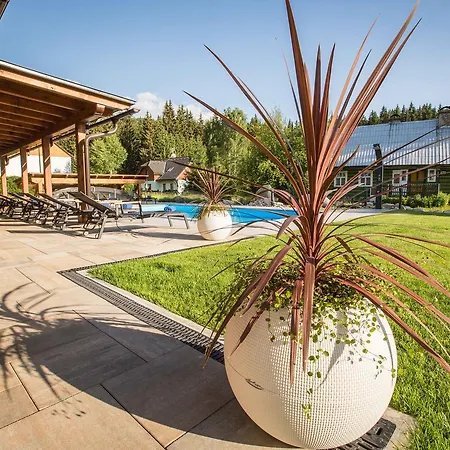 Schaefer S Vyhrivanym Bazenem Se Slanou Vodou A Saunou Dağ evi *