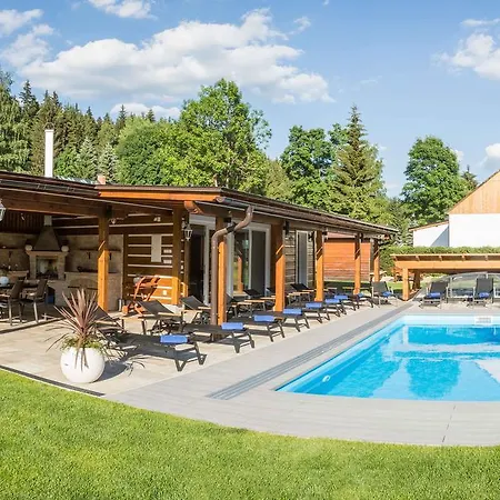 Schaefer S Vyhrivanym Bazenem Se Slanou Vodou A Saunou Dağ evi Harrachov