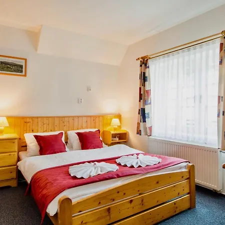 Dağ evi Schaefer S Vyhrivanym Bazenem Se Slanou Vodou A Saunou *