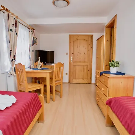 Schäfer S Vyhřívaným Bazénem Se Slanou Vodou *