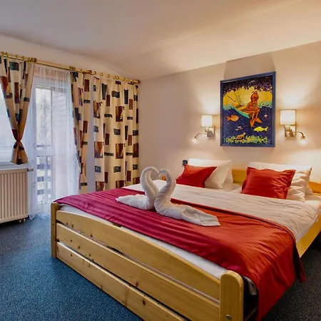 Schaefer S Vyhrivanym Bazenem Se Slanou Vodou A Saunou Dağ evi *