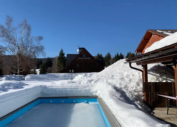 Chalet Schaefer S Vyhrivanym Bazenem Se Slanou Vodou A Saunou