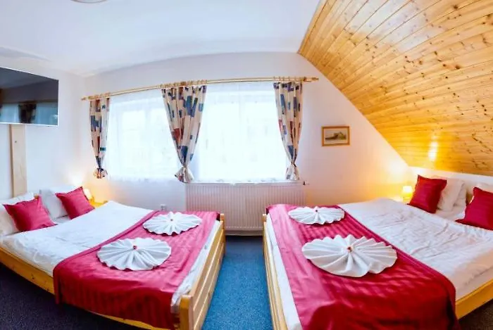 Schaefer S Vyhrivanym Bazenem Se Slanou Vodou A Saunou Chalet Harrachov